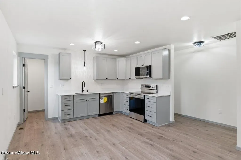 415 F Street Plummer ID 83851