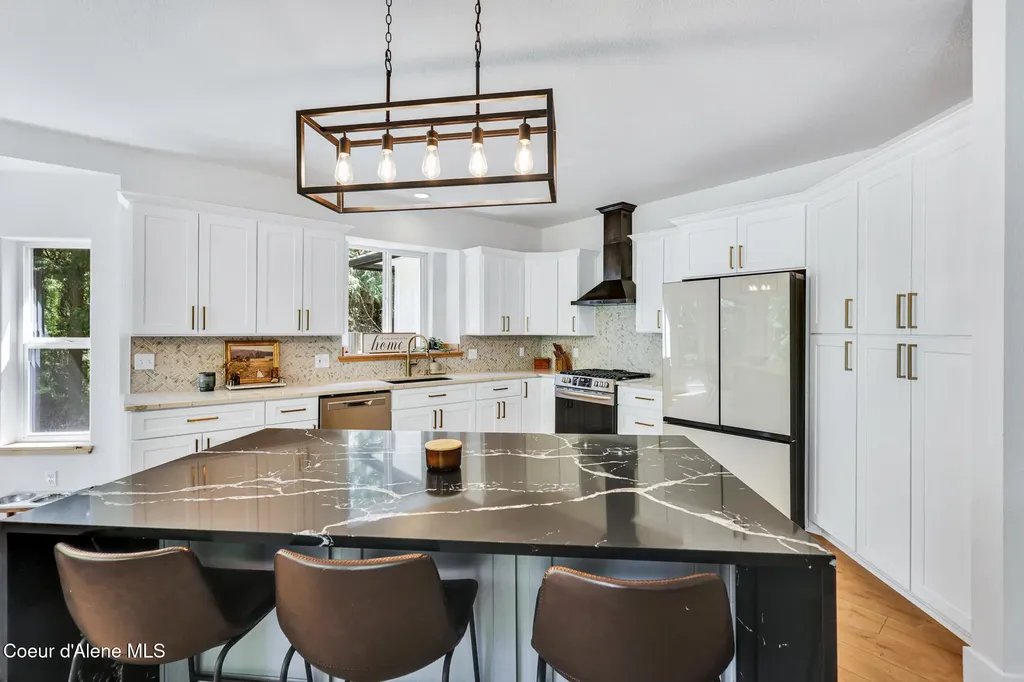 6079 E Hayden Lake Road Hayden ID 83835