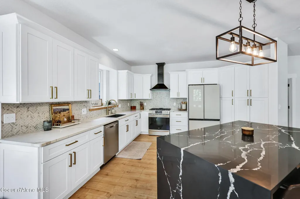 6079 E Hayden Lake Road Hayden ID 83835