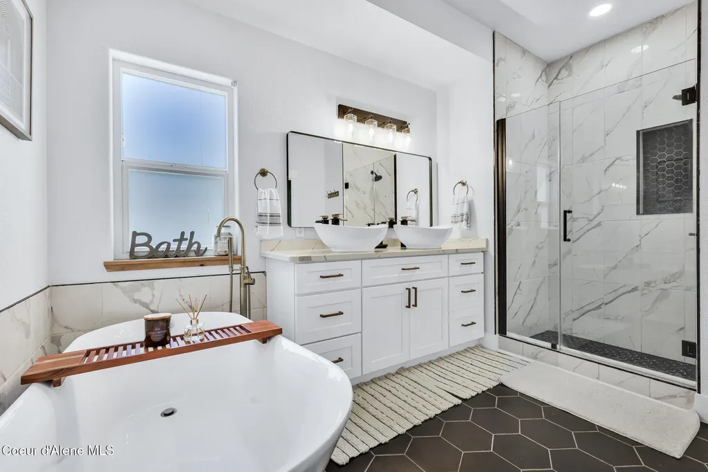6079 E Hayden Lake Road Hayden ID 83835
