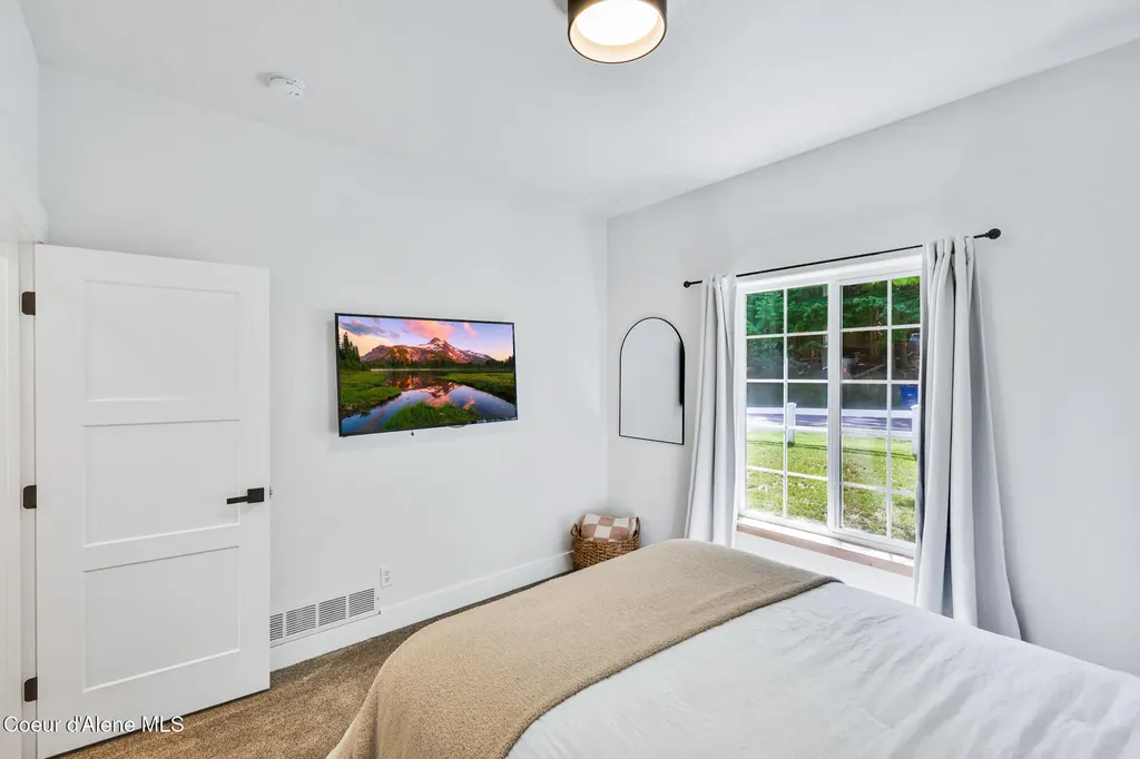 6079 E Hayden Lake Road Hayden ID 83835