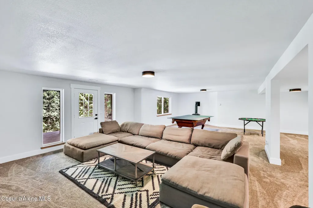 6079 E Hayden Lake Road Hayden ID 83835