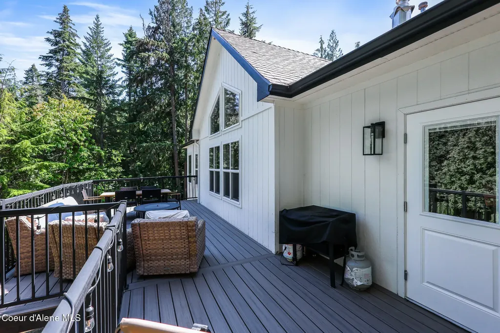 6079 E Hayden Lake Road Hayden ID 83835