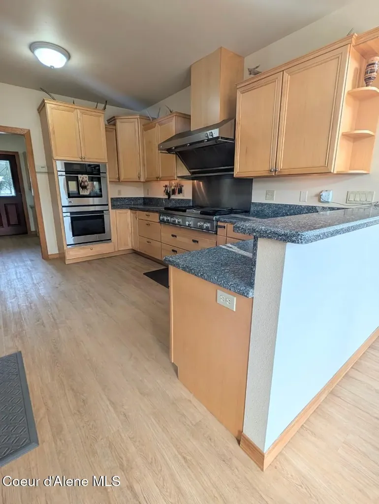 845 Cougar Road Naples ID 83847