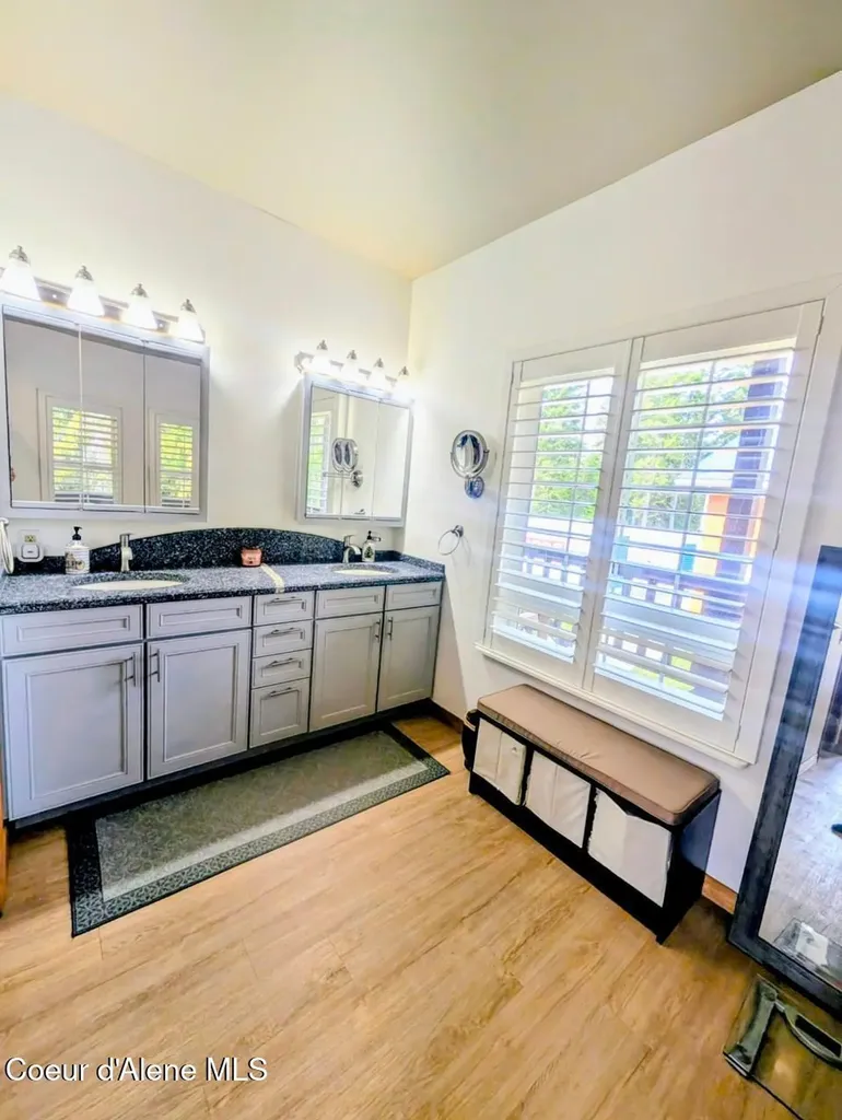 845 Cougar Road Naples ID 83847