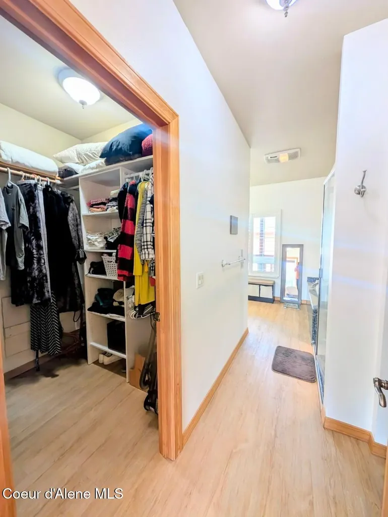 845 Cougar Road Naples ID 83847