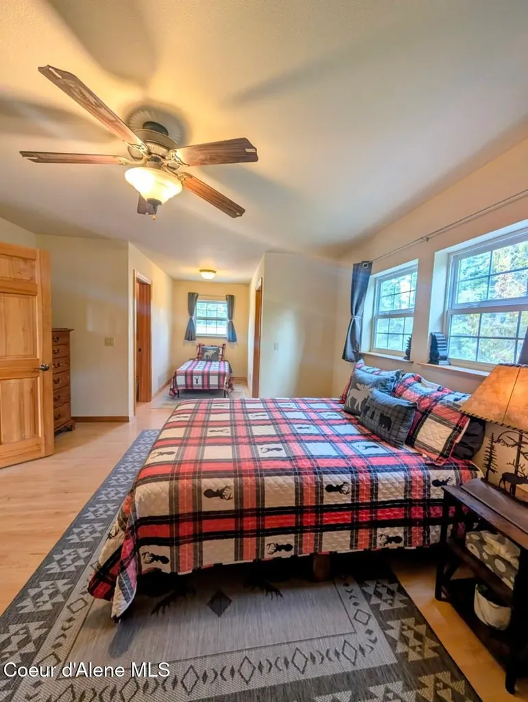845 Cougar Road Naples ID 83847