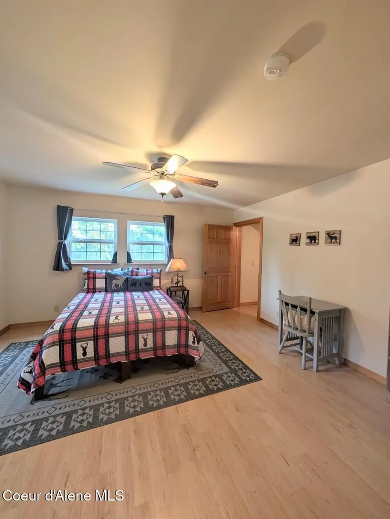 845 Cougar Road Naples ID 83847