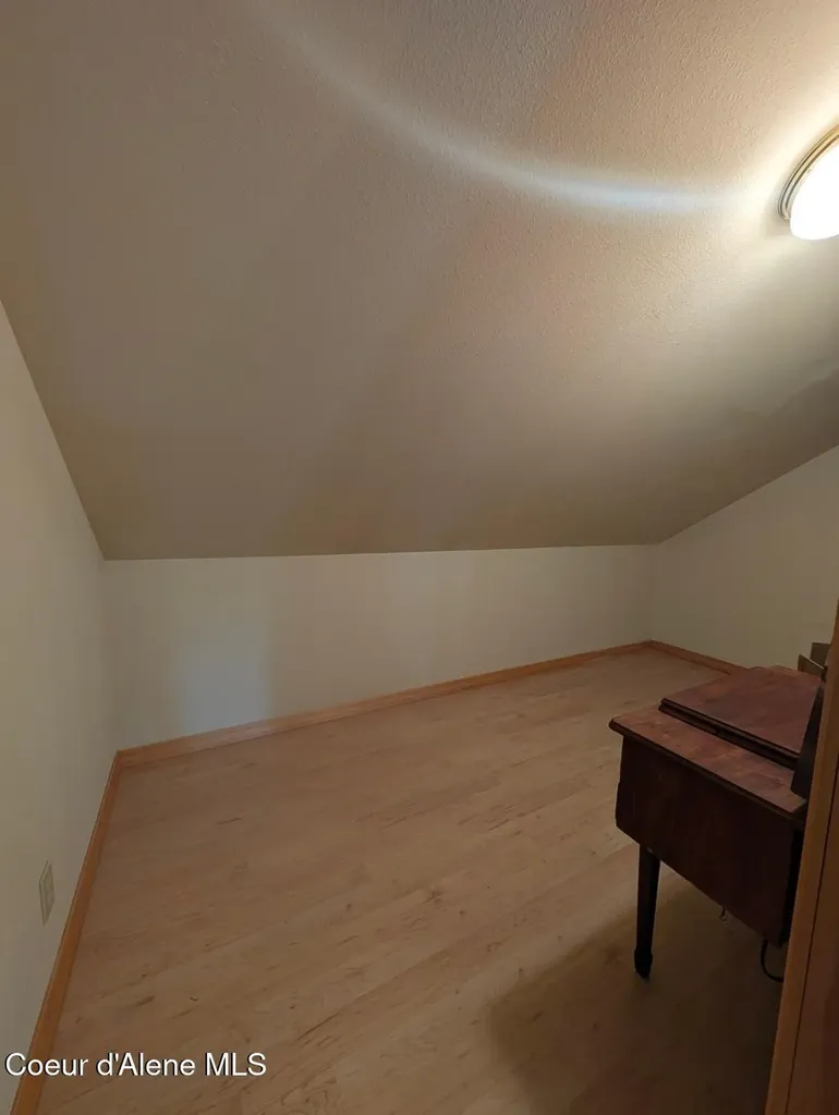 845 Cougar Road Naples ID 83847