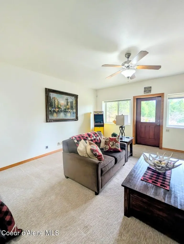845 Cougar Road Naples ID 83847
