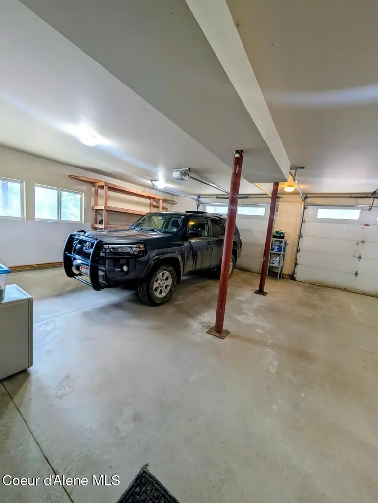 845 Cougar Road Naples ID 83847