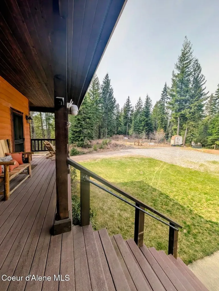 845 Cougar Road Naples ID 83847