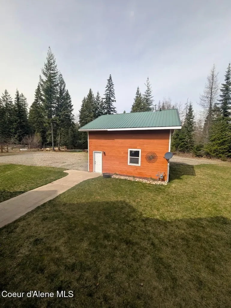 845 Cougar Road Naples ID 83847