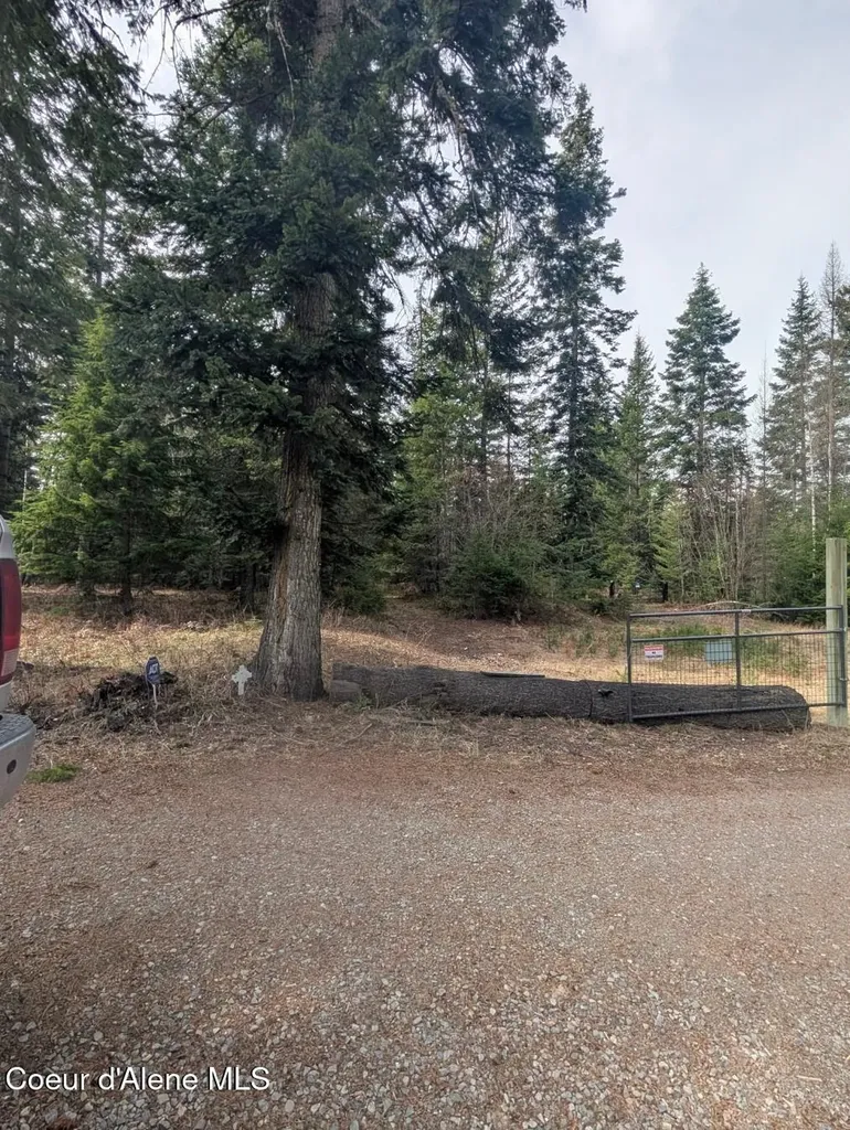 845 Cougar Road Naples ID 83847