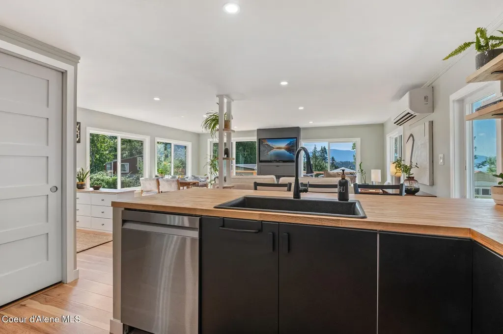 302 School Road Hope ID 83836