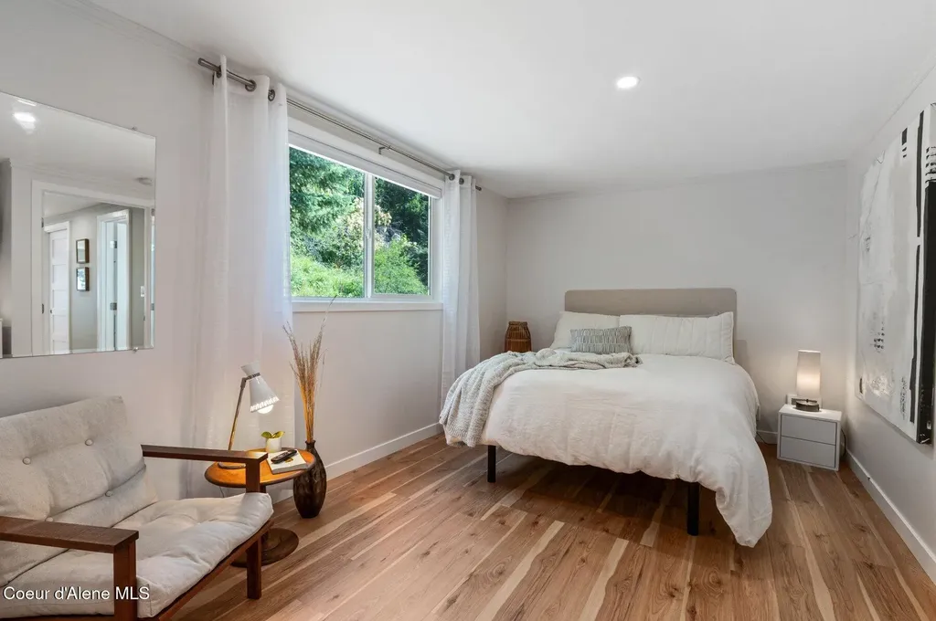 302 School Road Hope ID 83836