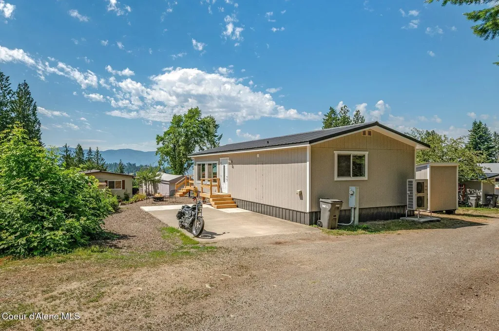 302 School Road Hope ID 83836