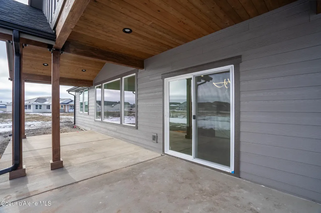 4502 E Savea Lane Post Falls ID 83854