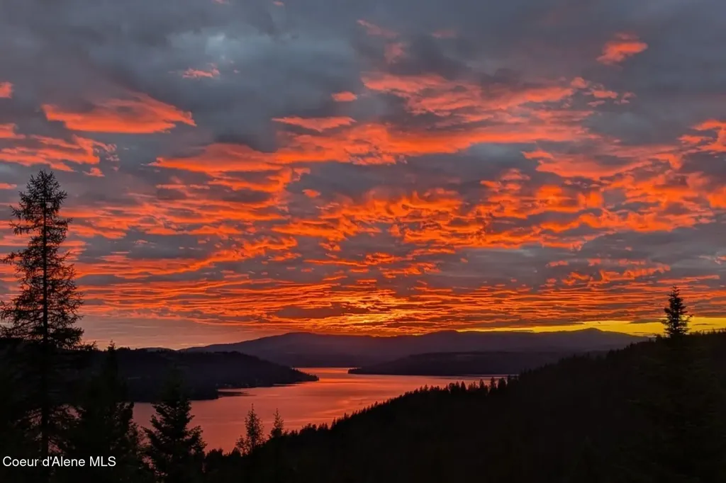 3467 E Sunset Drive Harrison ID 83833
