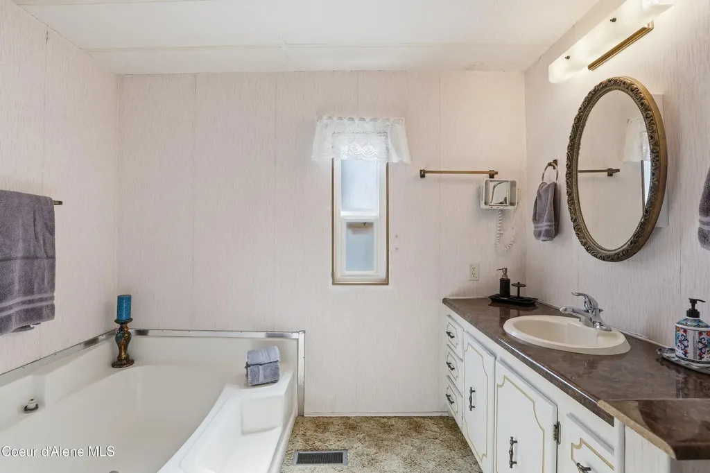 23160 S Madrona Loop Worley ID 83876
