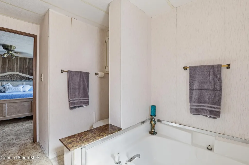 23160 S Madrona Loop Worley ID 83876