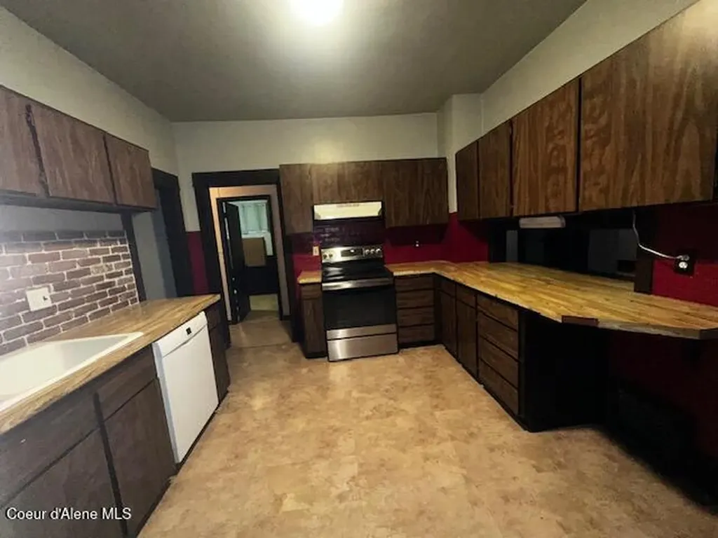 328 S 7th Street St. Maries ID 83861
