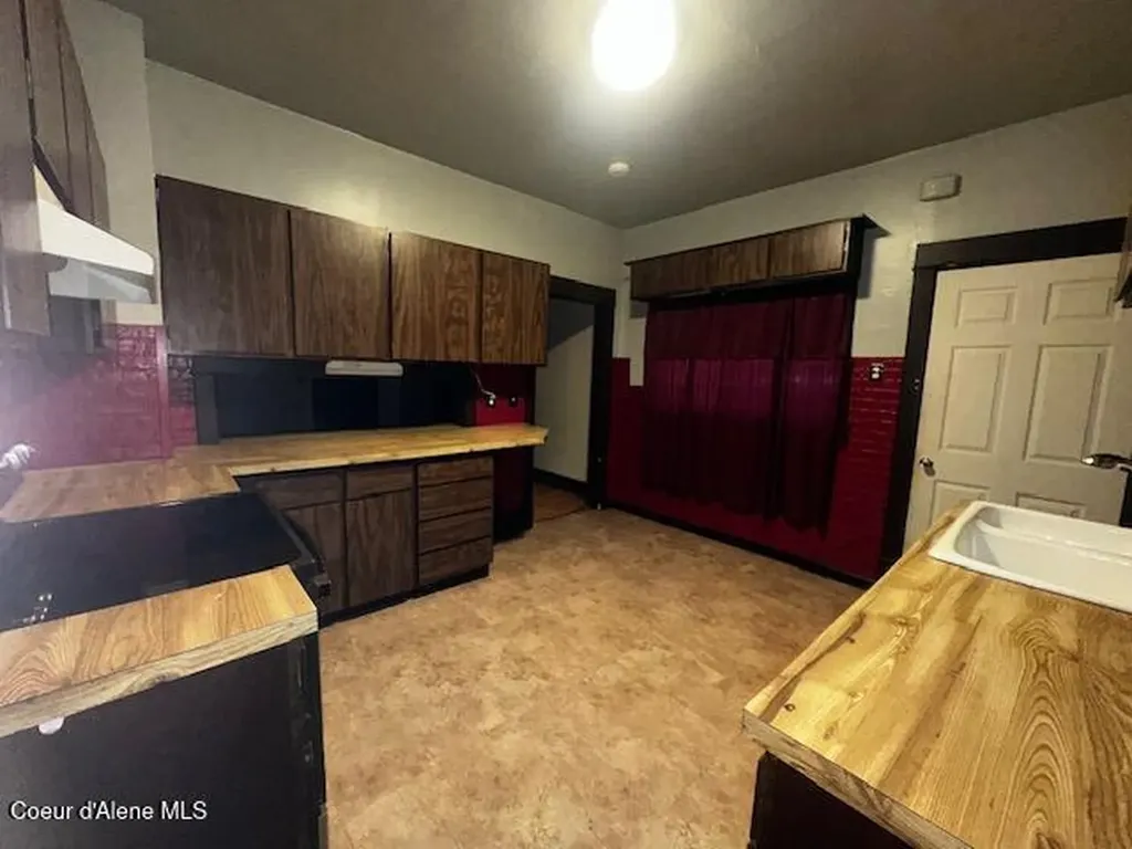 328 S 7th Street St. Maries ID 83861