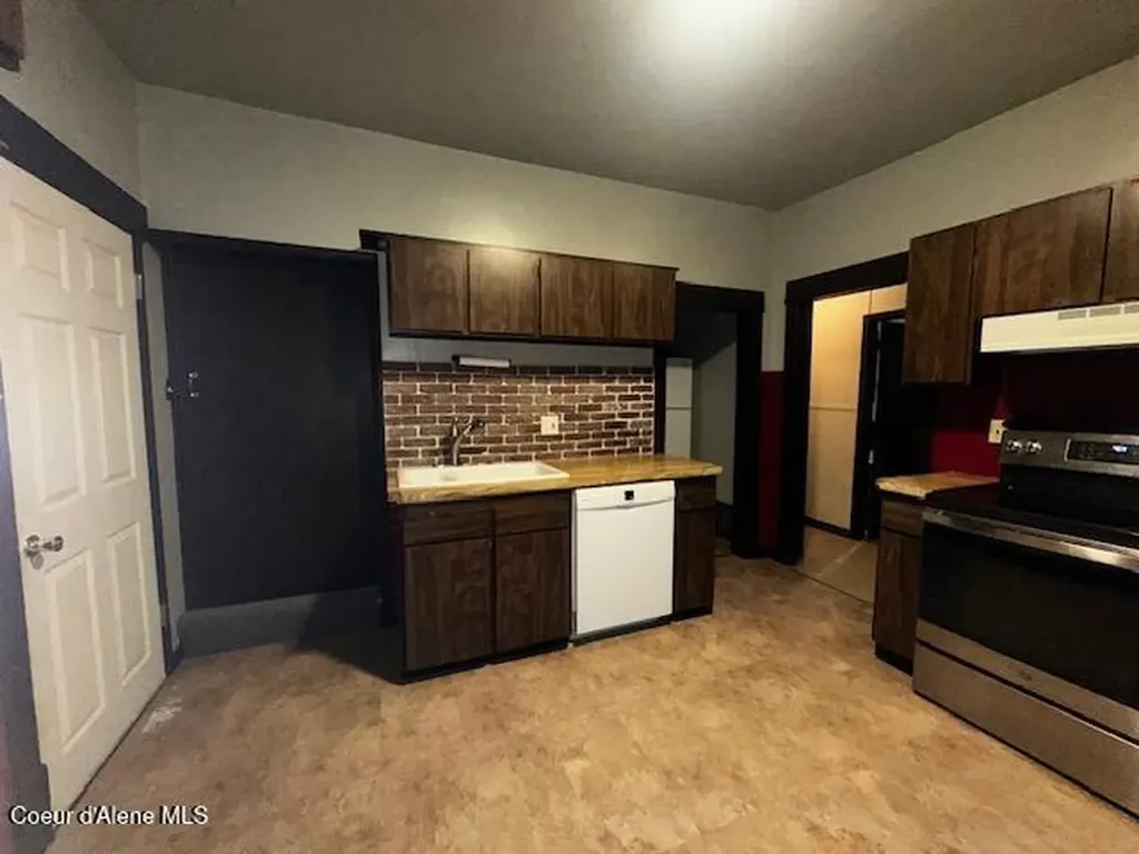 328 S 7th Street St. Maries ID 83861