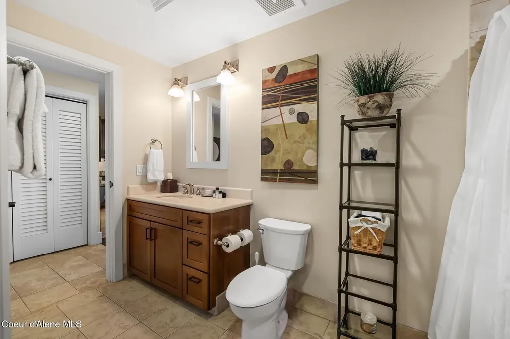 412 Sandpoint Avenue Sandpoint ID 83864