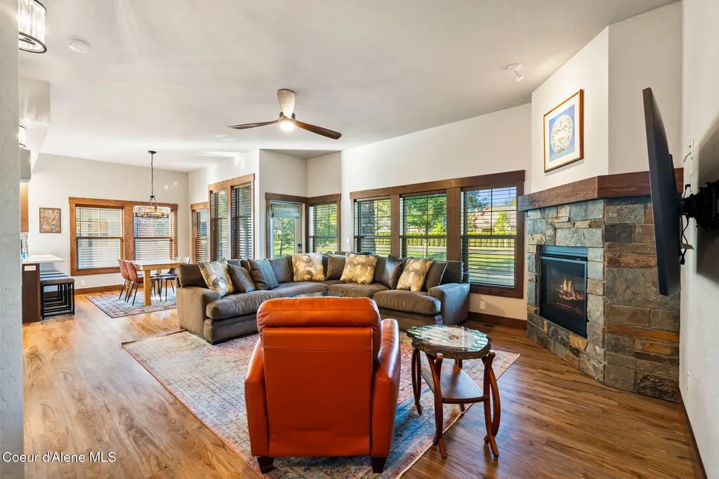 511 Guthrie Place Dover ID 83825