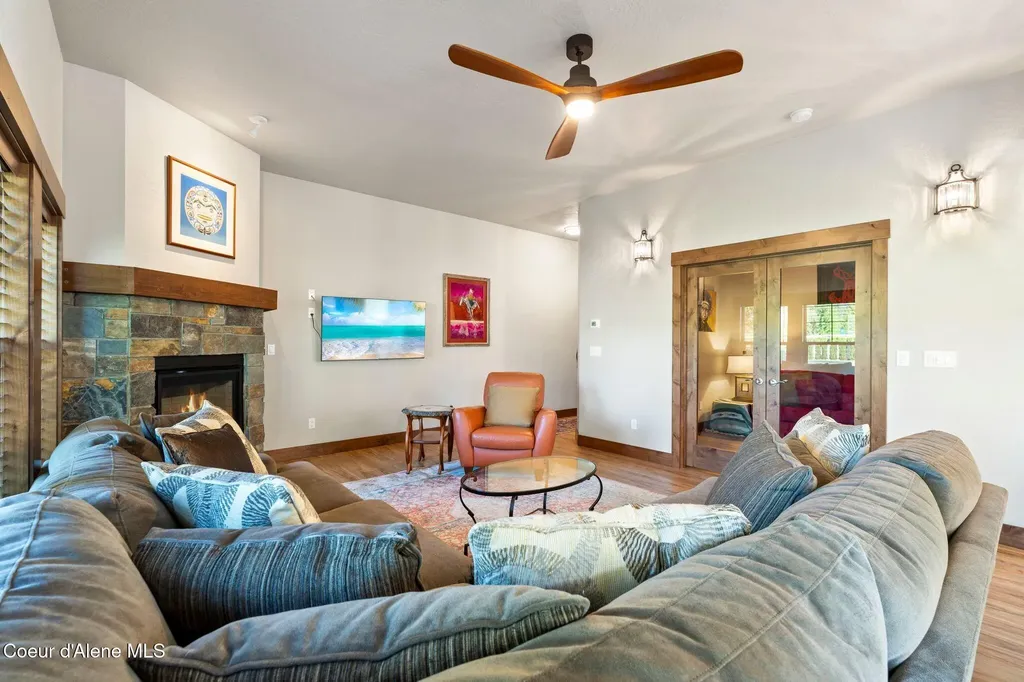 511 Guthrie Place Dover ID 83825