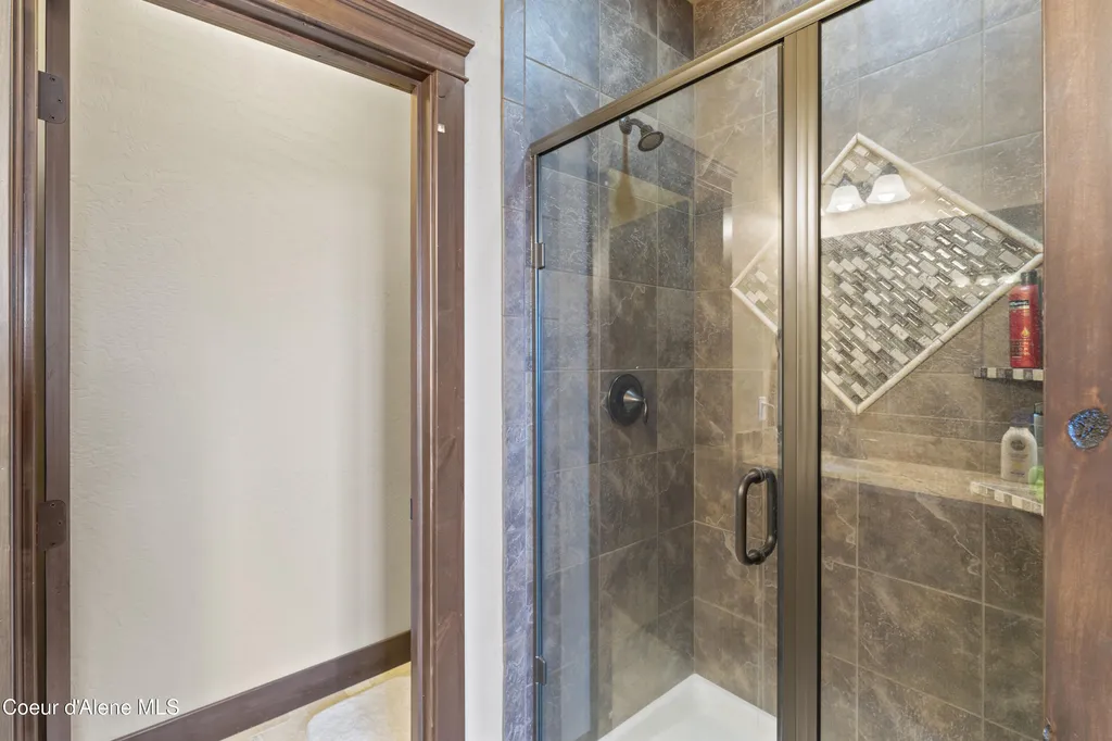 135 Chutes Lane Sandpoint ID 83864