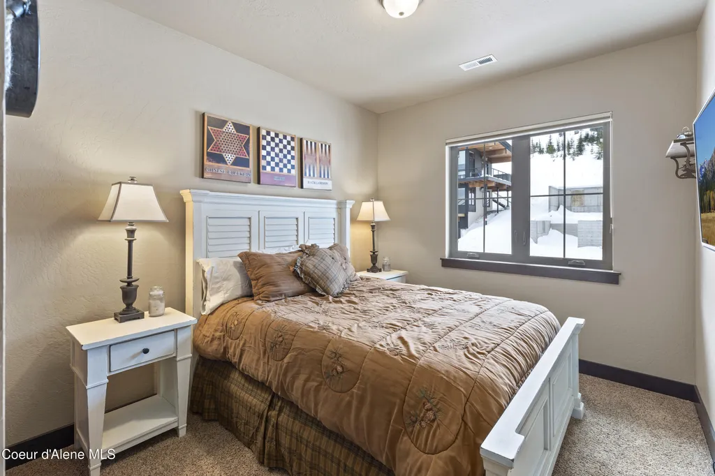 135 Chutes Lane Sandpoint ID 83864