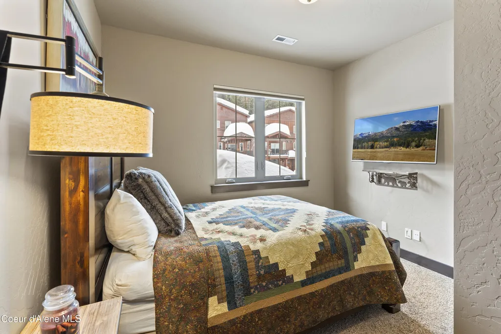135 Chutes Lane Sandpoint ID 83864
