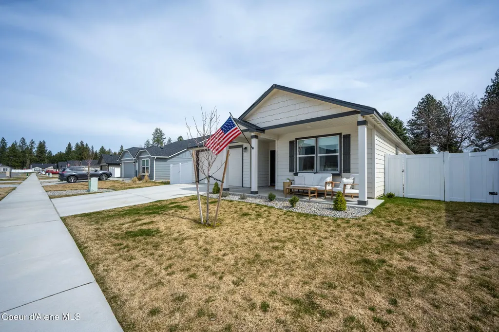 16037 N Hadley Loop Rathdrum ID 83858