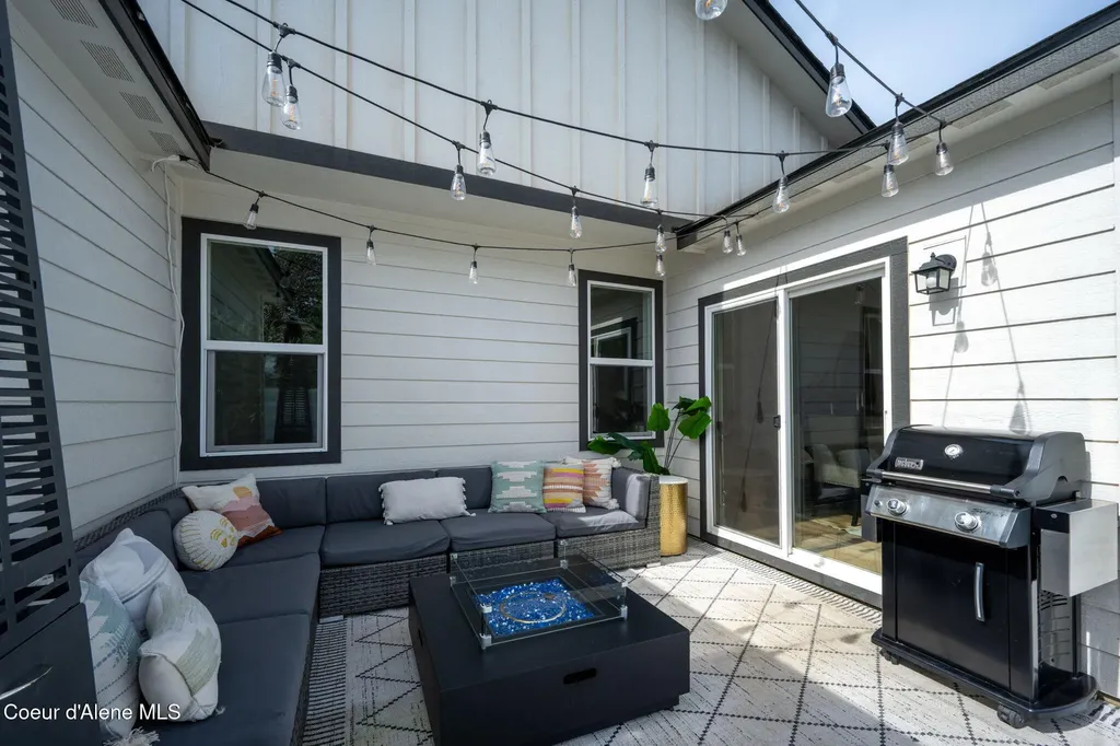 16037 N Hadley Loop Rathdrum ID 83858