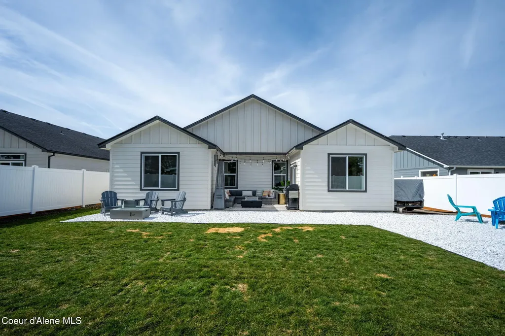 16037 N Hadley Loop Rathdrum ID 83858