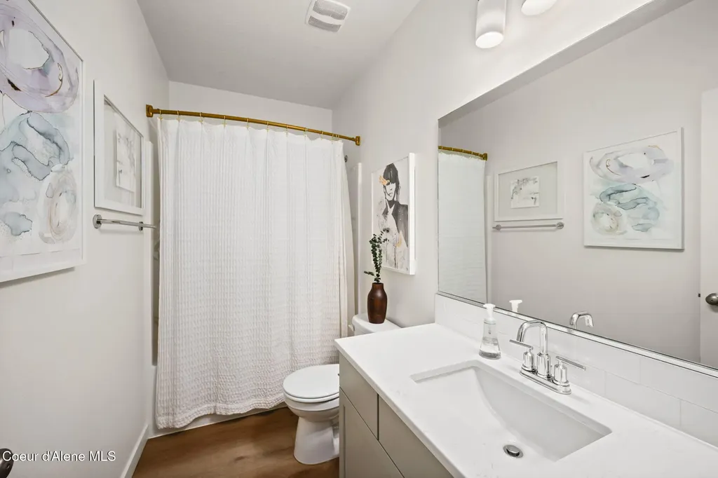 16037 N Hadley Loop Rathdrum ID 83858