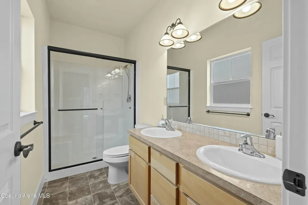 424 Becker Lane Dover ID 83825