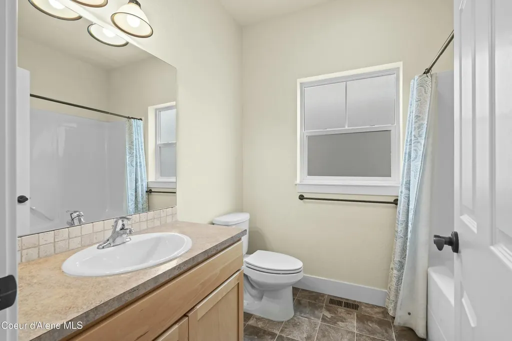 424 Becker Lane Dover ID 83825