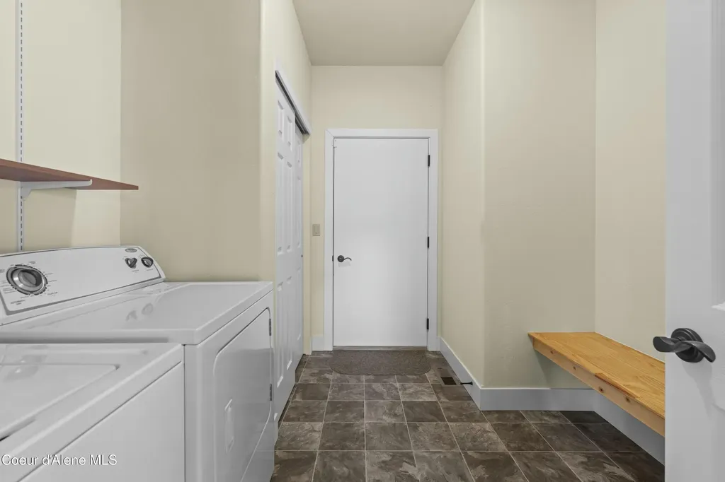 424 Becker Lane Dover ID 83825