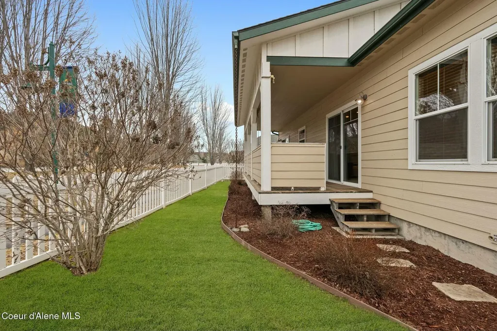 424 Becker Lane Dover ID 83825