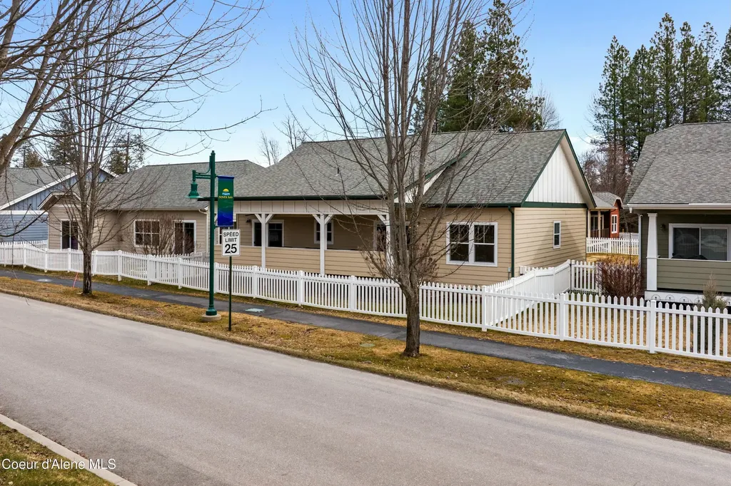 424 Becker Lane Dover ID 83825