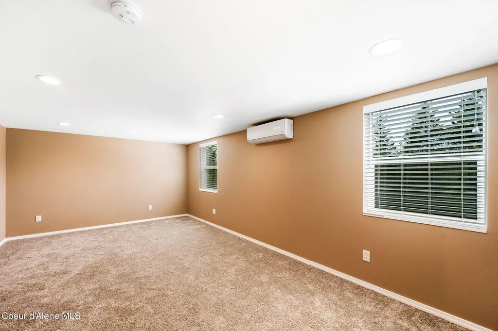 8917 E Riley Loop Athol ID 83801