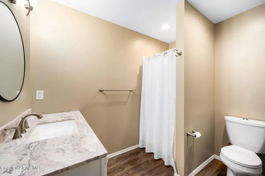 8917 E Riley Loop Athol ID 83801