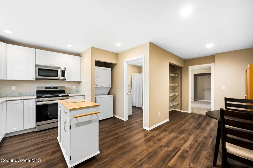 8917 E Riley Loop Athol ID 83801