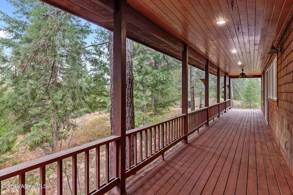 672 Hopkins Road Sandpoint ID 83864