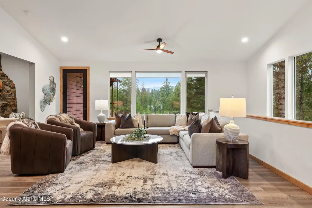 672 Hopkins Road Sandpoint ID 83864