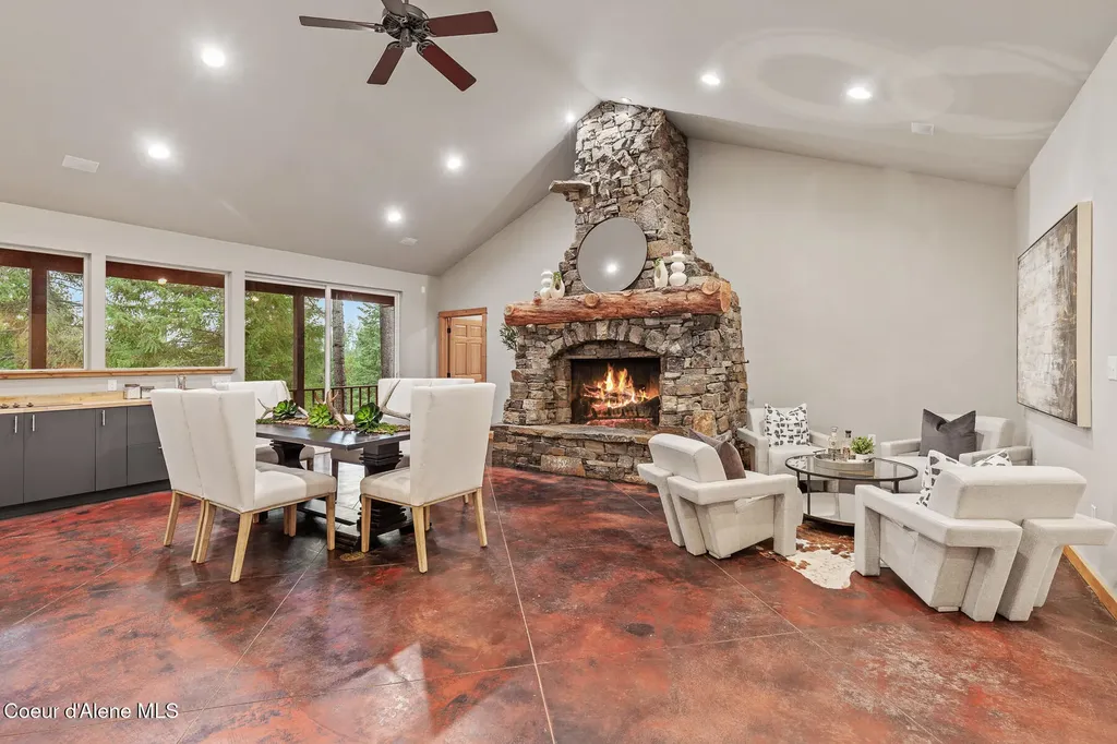 672 Hopkins Road Sandpoint ID 83864