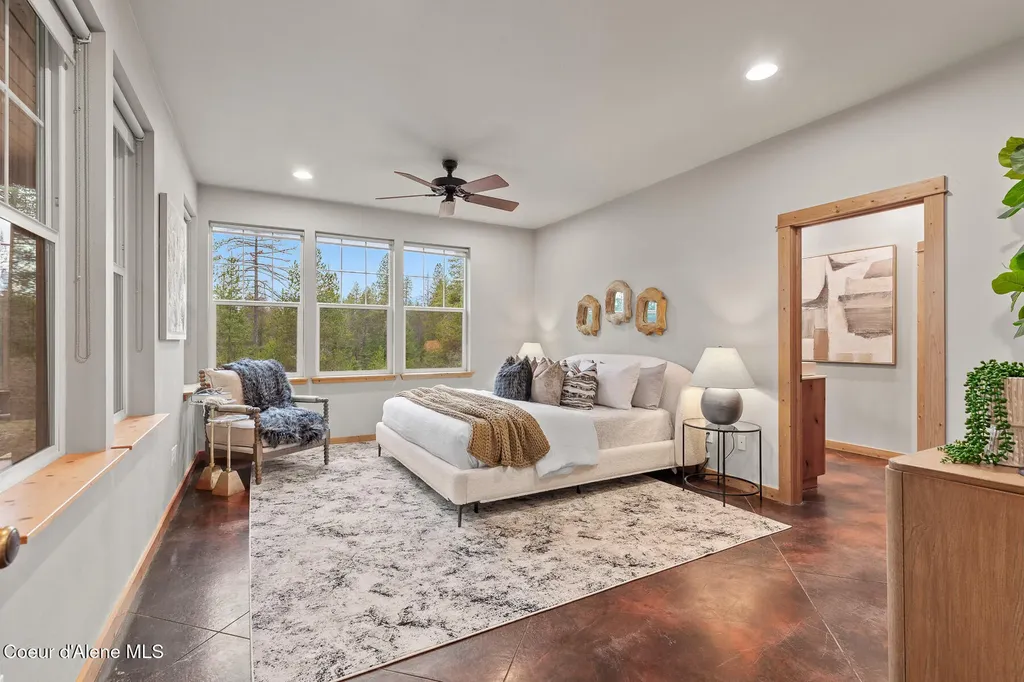 672 Hopkins Road Sandpoint ID 83864
